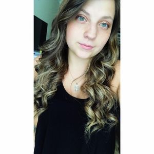 Meet your Posher, Sarina